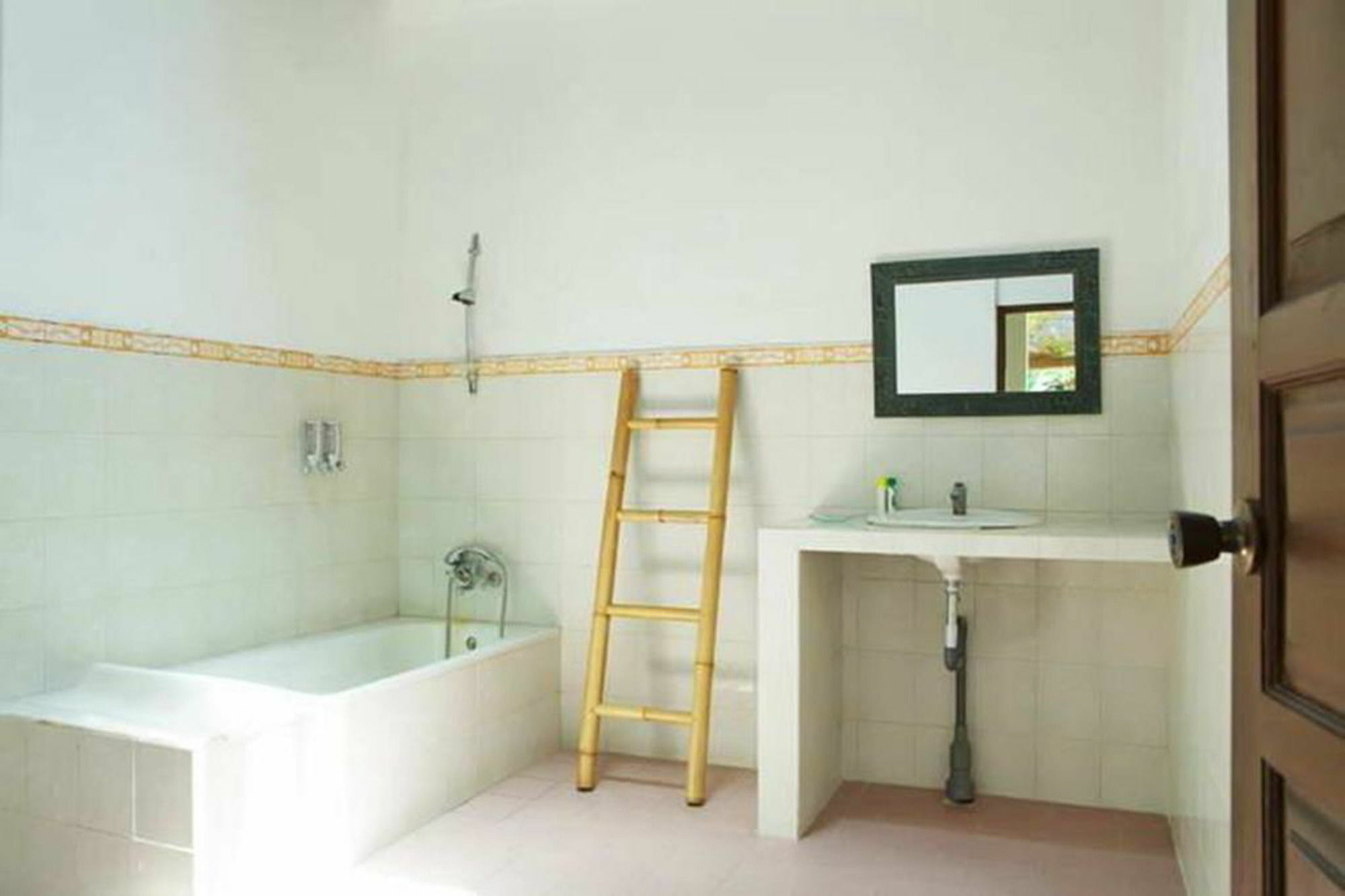Yuli Bungalows Kuta Lombok Extérieur photo